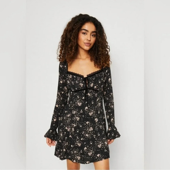 Free People  Tess Floral Black Viscose Long Sleeve Mini Dress size S - Picture 1 of 16